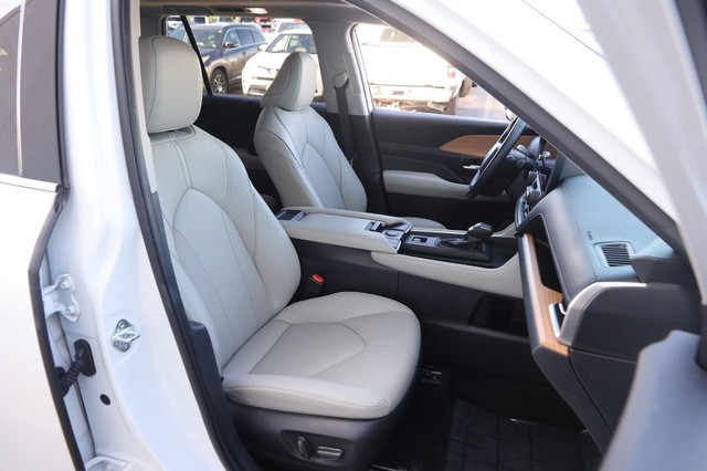 Toyota Grand Highlander Vehicle Image 30