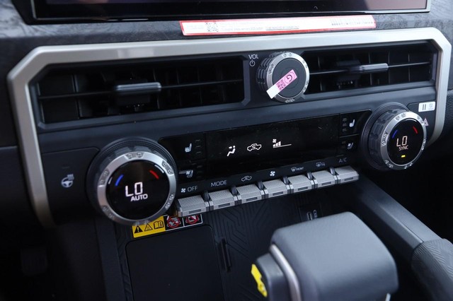 Toyota Tacoma 4WD Vehicle Image 16