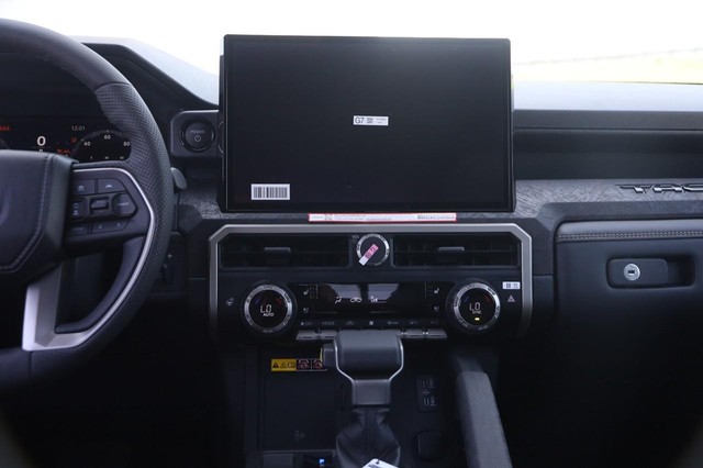 Toyota Tacoma 4WD Vehicle Image 21