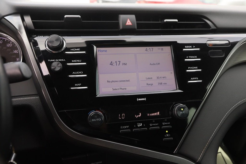 Toyota Camry Vehicle Full-screen Gallery Image 14