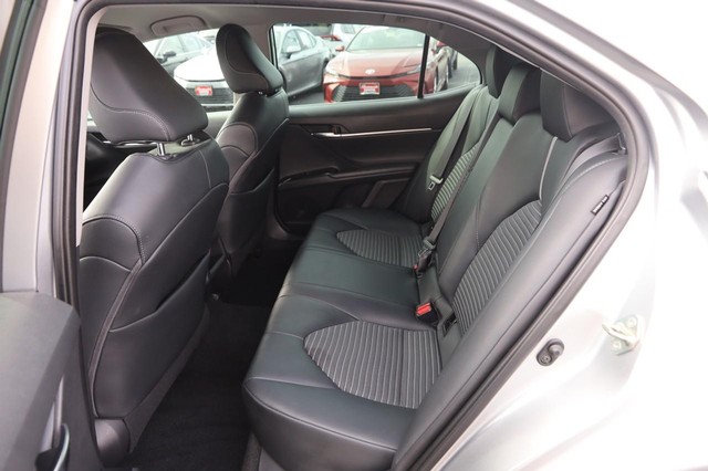 Toyota Camry Vehicle Image 09