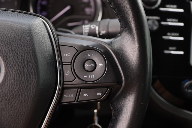 Toyota Camry Vehicle Image 12