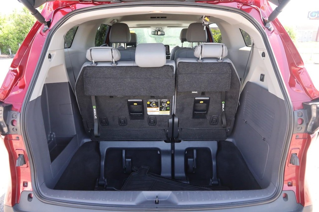 Toyota Sienna Vehicle Full-screen Gallery Image 7