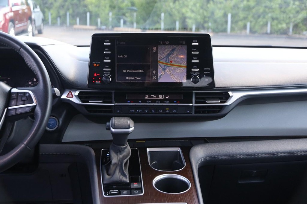 Toyota Sienna Vehicle Full-screen Gallery Image 26