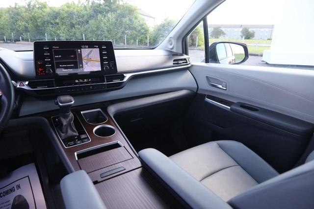 Toyota Sienna Vehicle Image 27