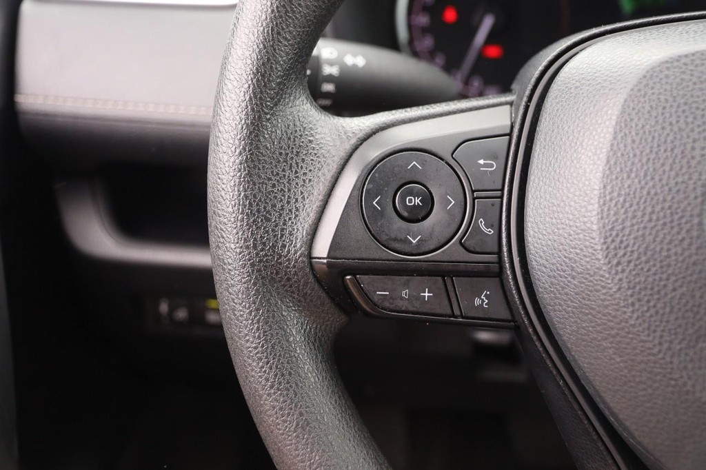 Toyota RAV4 Vehicle Full-screen Gallery Image 11