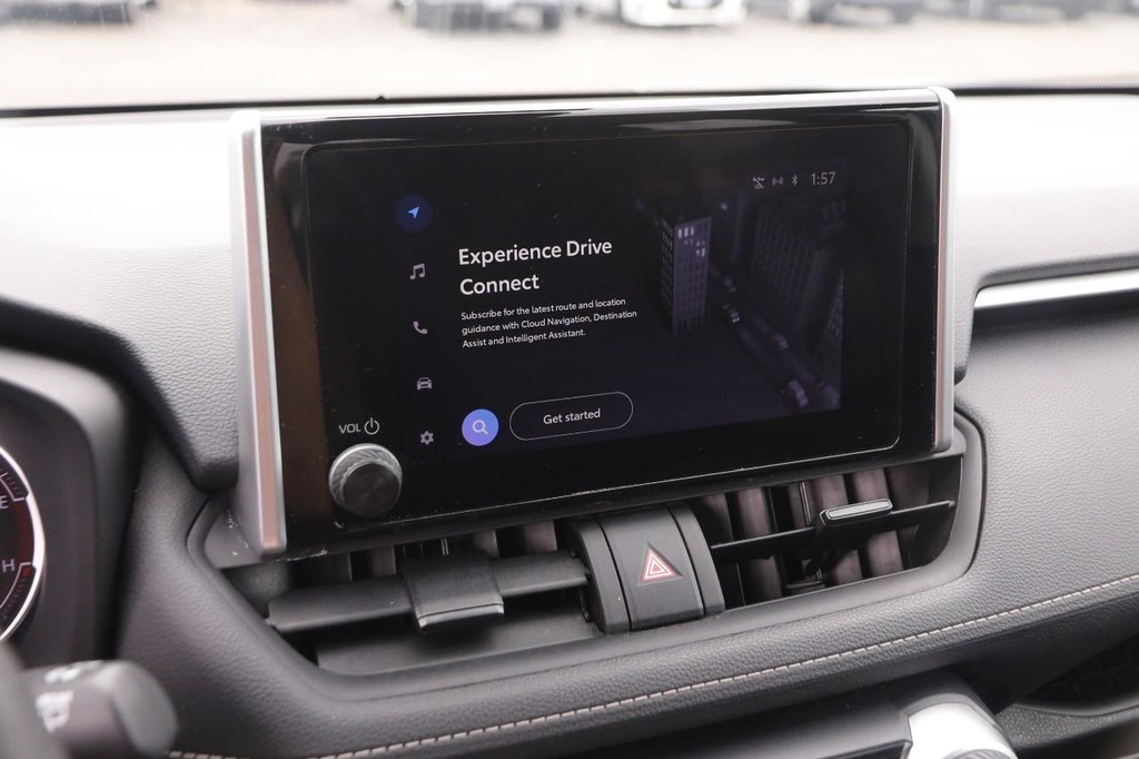 Toyota RAV4 Vehicle Full-screen Gallery Image 14
