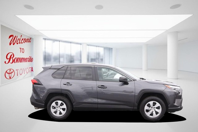 Toyota RAV4 Vehicle Image 05
