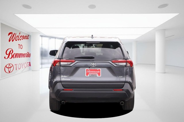 Toyota RAV4 Vehicle Image 06