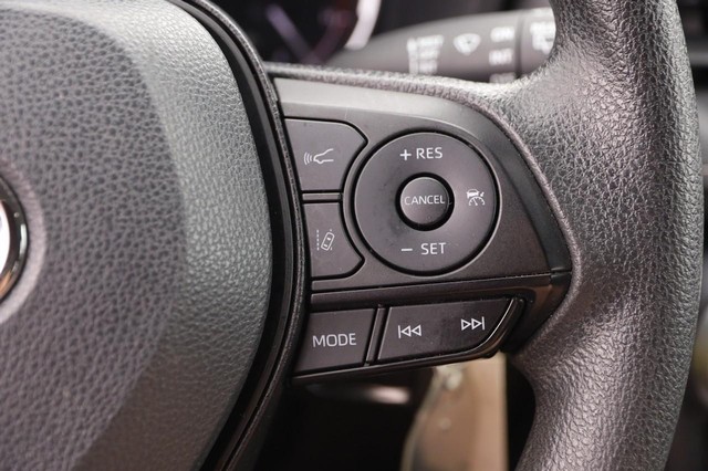 Toyota RAV4 Vehicle Image 12