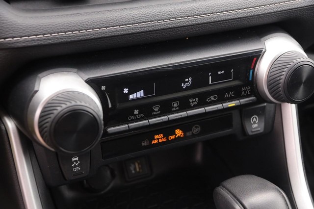 Toyota RAV4 Vehicle Image 16