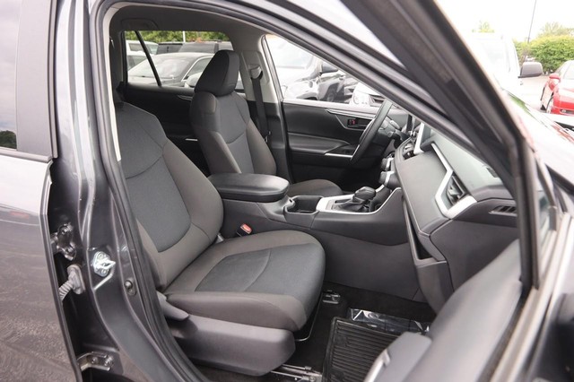 Toyota RAV4 Vehicle Image 24