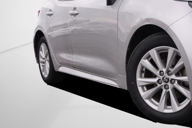 Toyota Corolla Hatchback Vehicle Image 03
