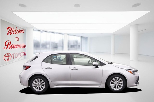 Toyota Corolla Hatchback Vehicle Image 05