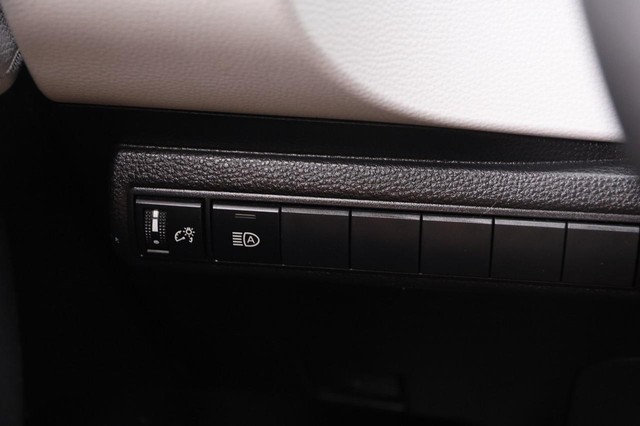 Toyota Corolla Hatchback Vehicle Image 19