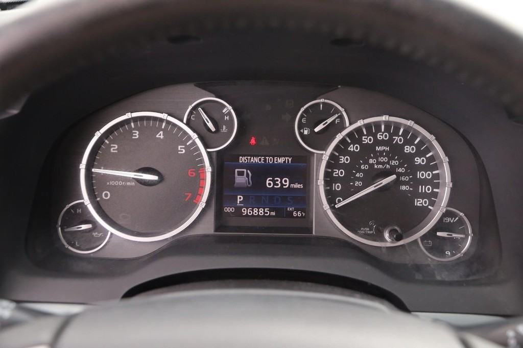 Toyota Tundra 4WD Truck Vehicle Full-screen Gallery Image 13