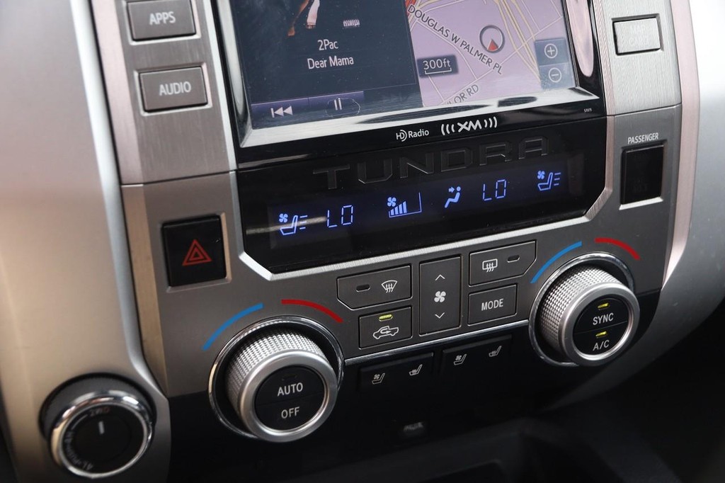 Toyota Tundra 4WD Truck Vehicle Full-screen Gallery Image 18