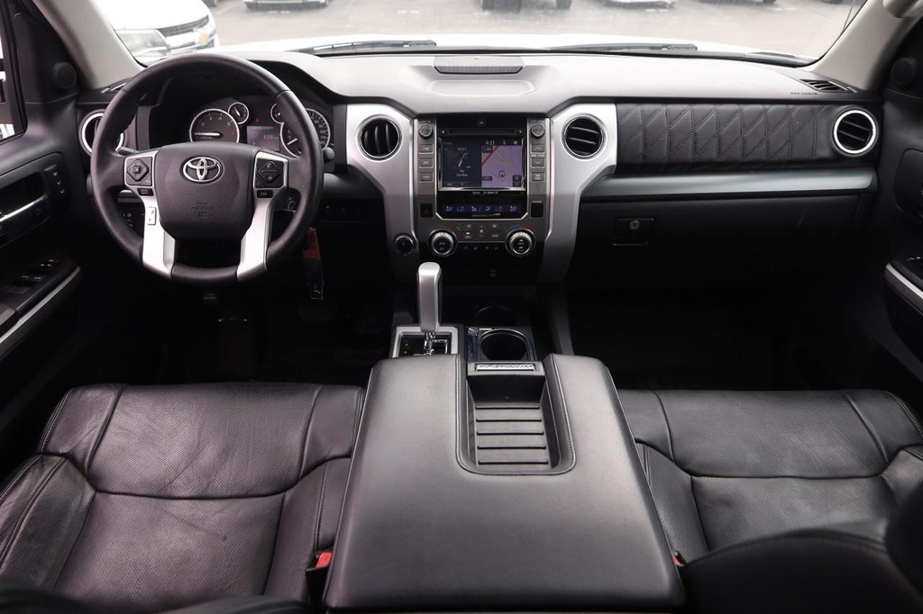 Toyota Tundra 4WD Truck Vehicle Full-screen Gallery Image 21