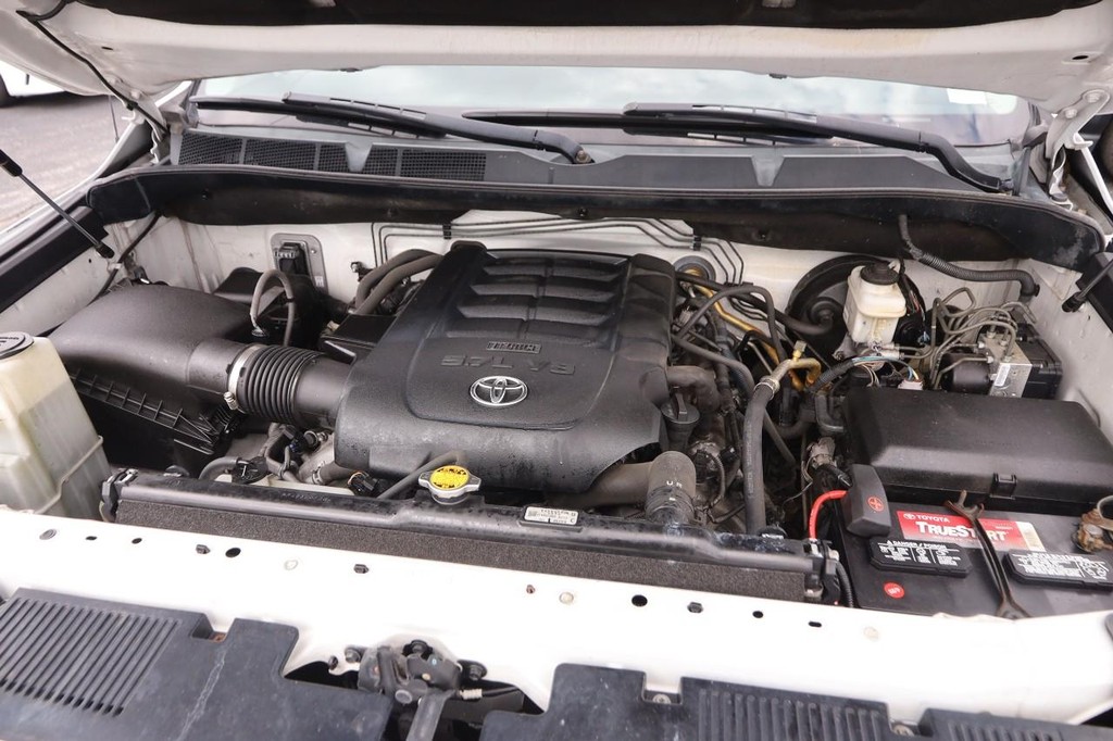 Toyota Tundra 4WD Truck Vehicle Full-screen Gallery Image 27