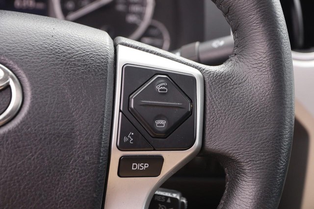 Toyota Tundra 4WD Truck Vehicle Image 12