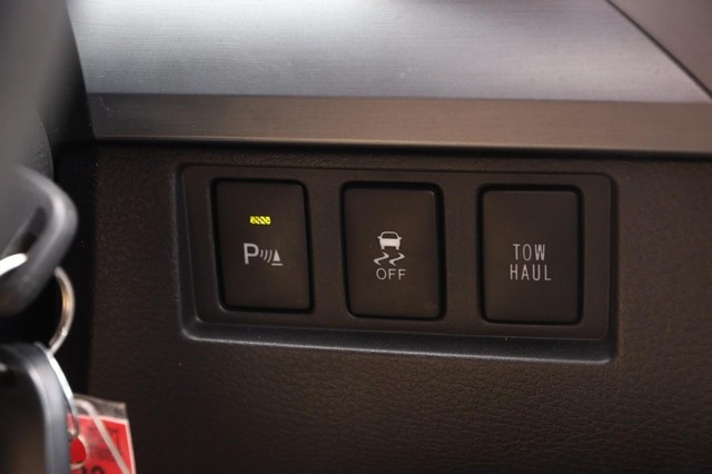 Toyota Tundra 4WD Truck Vehicle Image 14