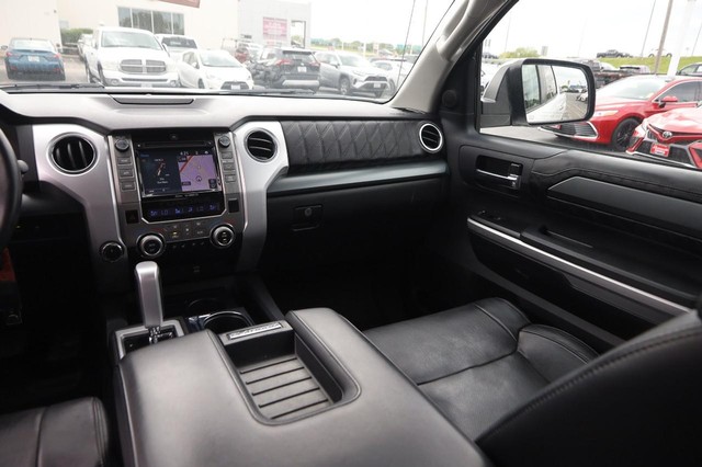 Toyota Tundra 4WD Truck Vehicle Image 25