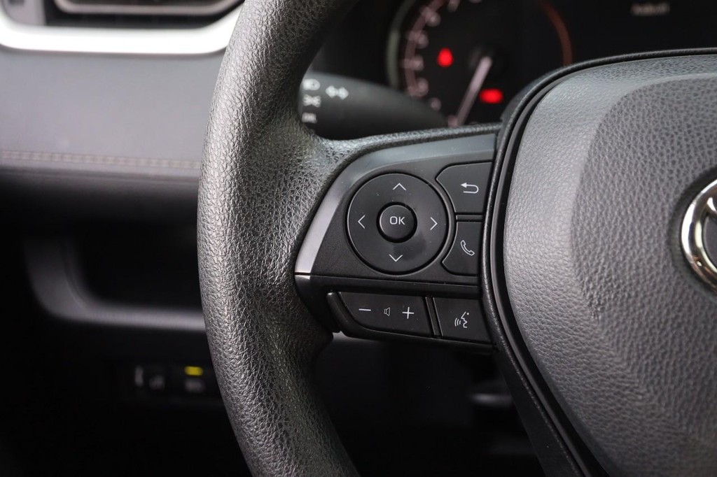 Toyota RAV4 Vehicle Full-screen Gallery Image 11
