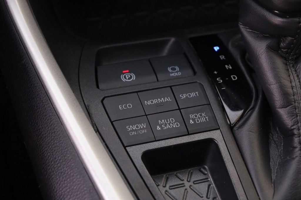 Toyota RAV4 Vehicle Full-screen Gallery Image 18