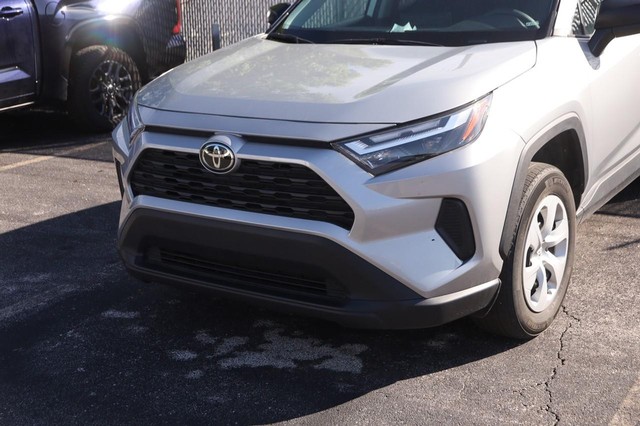 Toyota RAV4 Vehicle Image 05