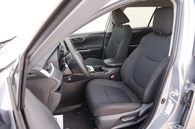 Toyota RAV4 Vehicle Image 08