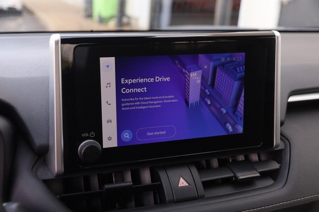 Toyota RAV4 Vehicle Image 15