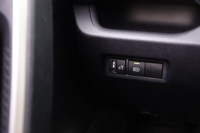 Toyota RAV4 Vehicle Image 19