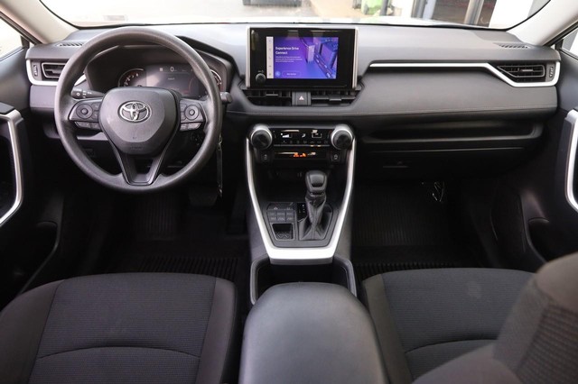 Toyota RAV4 Vehicle Image 20