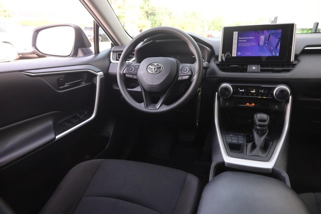 Toyota RAV4 Vehicle Image 21