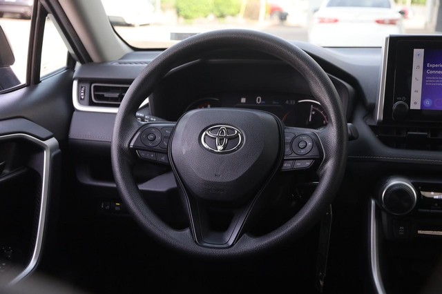 Toyota RAV4 Vehicle Image 22