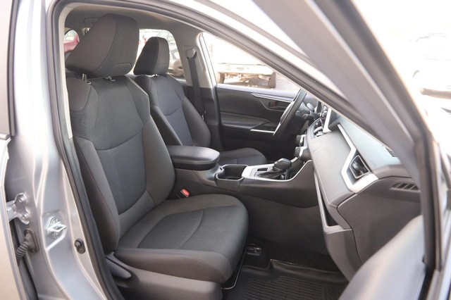 Toyota RAV4 Vehicle Image 25