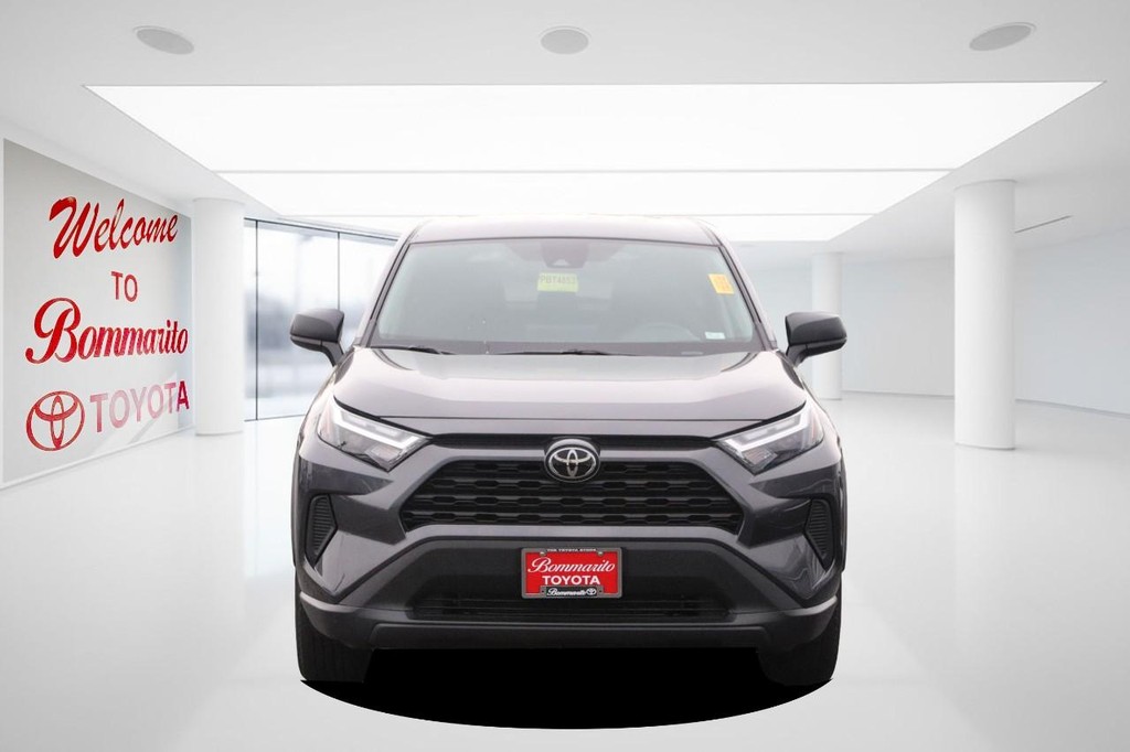 Toyota RAV4 Vehicle Full-screen Gallery Image 4