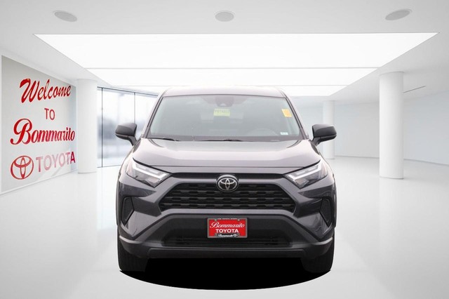 Toyota RAV4 Vehicle Image 04