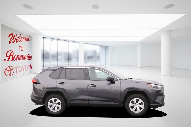 Toyota RAV4 Vehicle Image 05