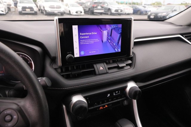 Toyota RAV4 Vehicle Image 14