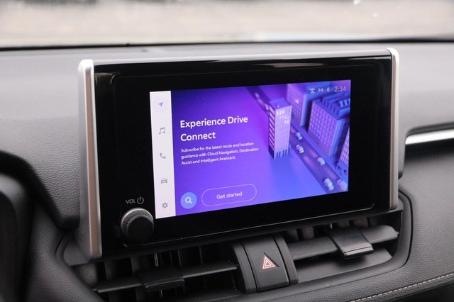 Toyota RAV4 Vehicle Image 15