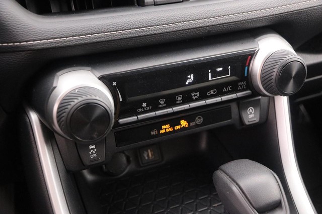 Toyota RAV4 Vehicle Image 17