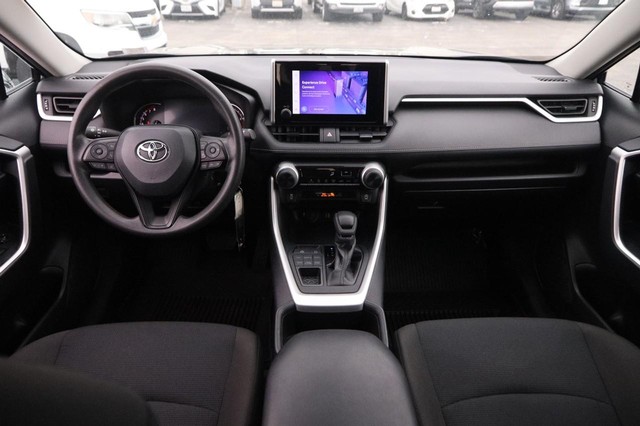 Toyota RAV4 Vehicle Image 20