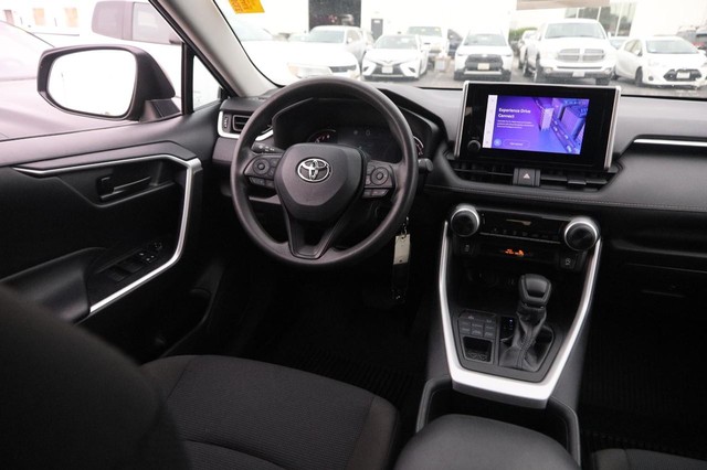 Toyota RAV4 Vehicle Image 21