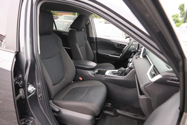 Toyota RAV4 Vehicle Image 25
