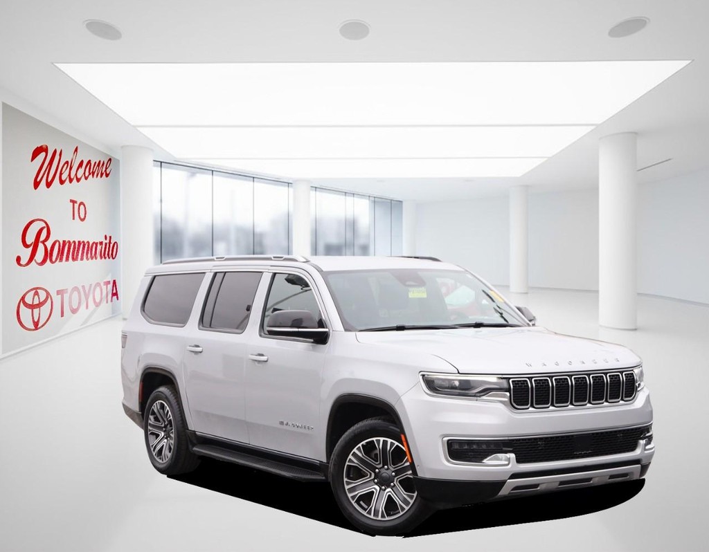 Jeep Wagoneer L Vehicle Full-screen Gallery Image 2