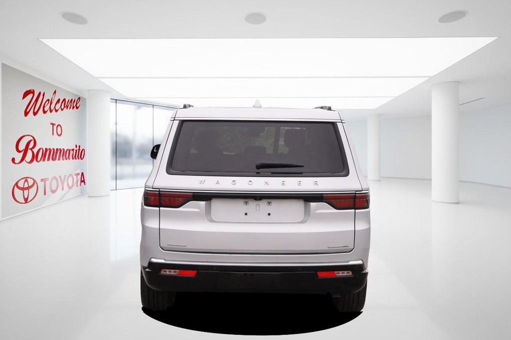 Jeep Wagoneer L Vehicle Full-screen Gallery Image 6