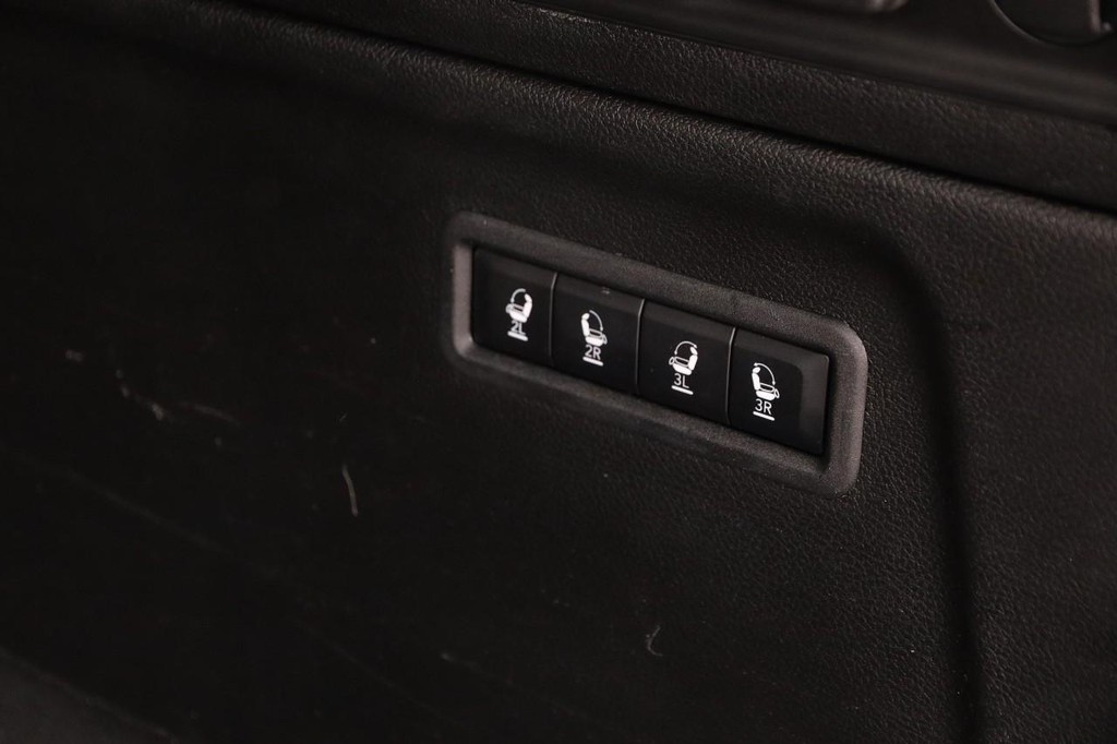 Jeep Wagoneer L Vehicle Full-screen Gallery Image 8