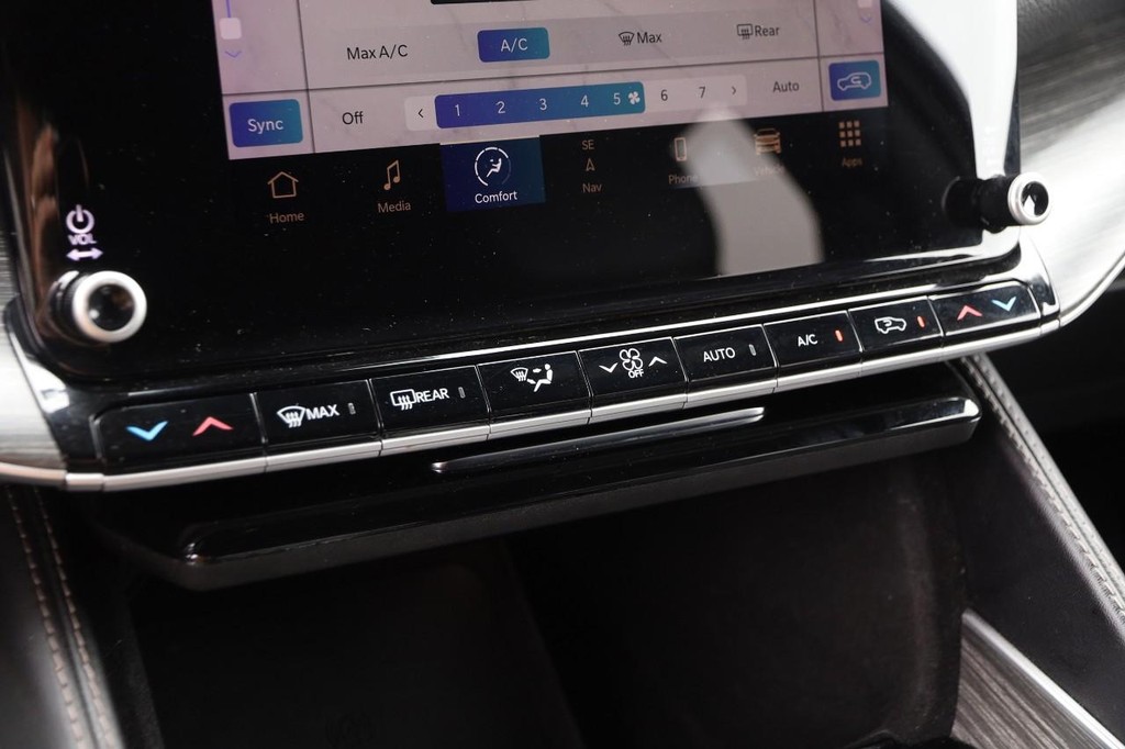 Jeep Wagoneer L Vehicle Full-screen Gallery Image 20