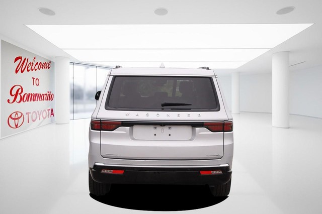 Jeep Wagoneer L Vehicle Image 06